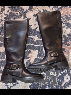 Soda Black Leather Knee-High Buckle Boots